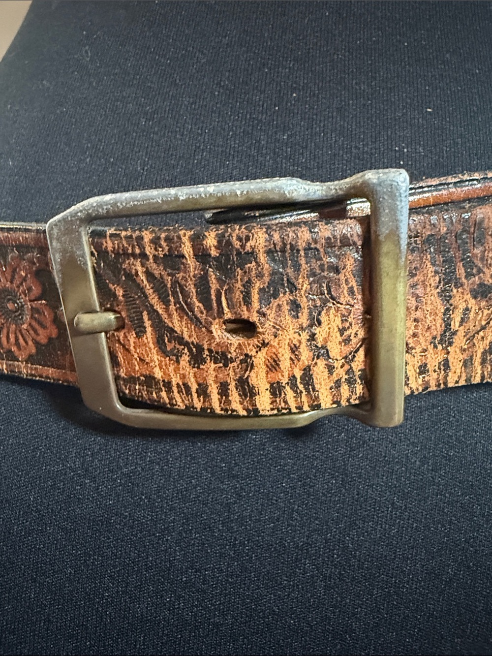 Vintage Tooled Leather Floral Western Belt Dark Brown Brass Buckle Boho No.3 - Picture 3 of 7